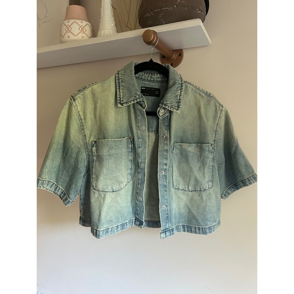 ASOS DESIGN Cropped Denim Shirt Jacket Boxy Short Sleeve Size US 4 vintage wash - Picture 1 of 4